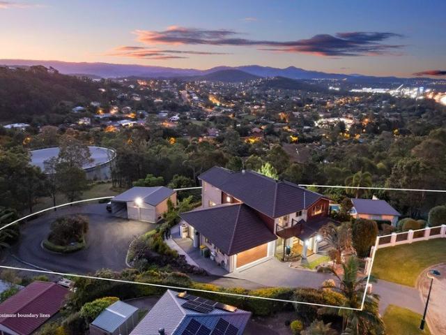 Cottage for sale in Gaven, Gold Coast City