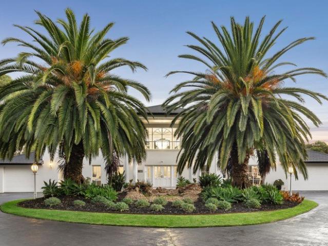 Cottage for sale in Camerons Creek, Victoria