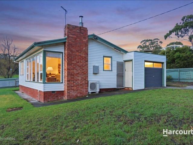 House for sale in Dodges Ferry, Tasmania