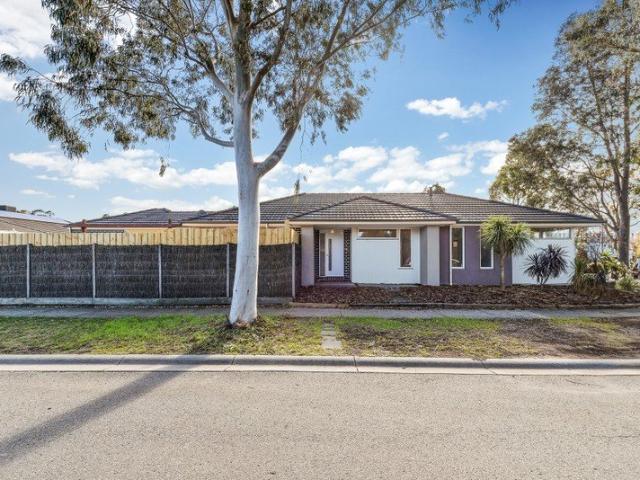 House for rent in Cranbourne North, Melbourne