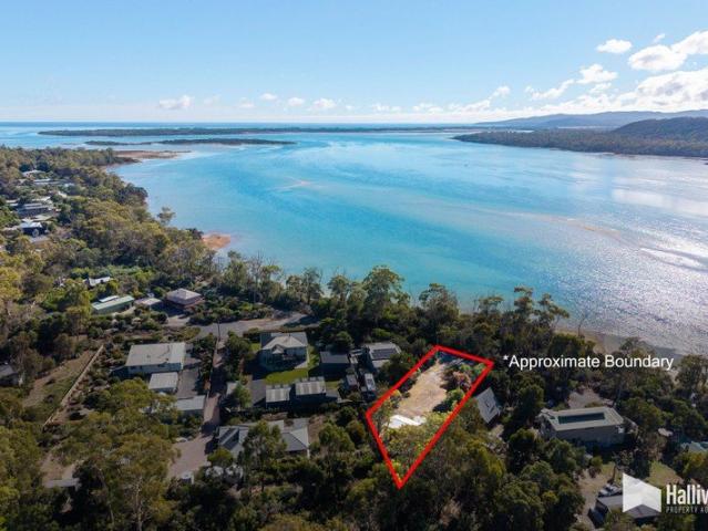 Land for sale in Squeaking Point, Tasmania