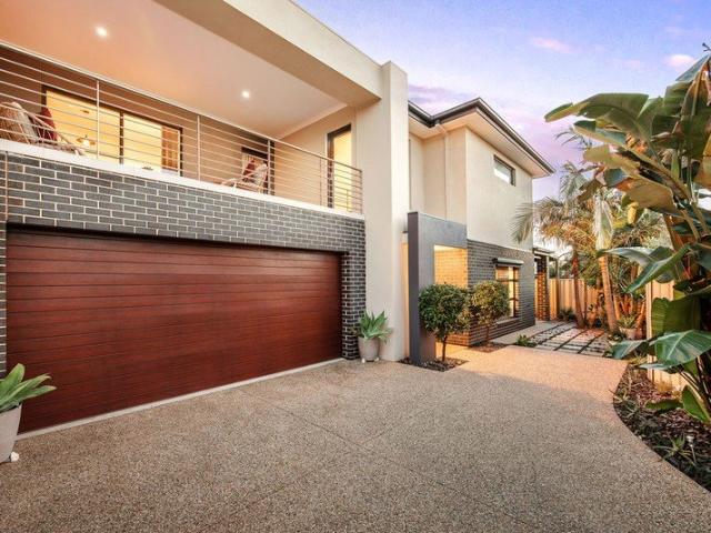 Townhouse for sale in Wodonga, Victoria