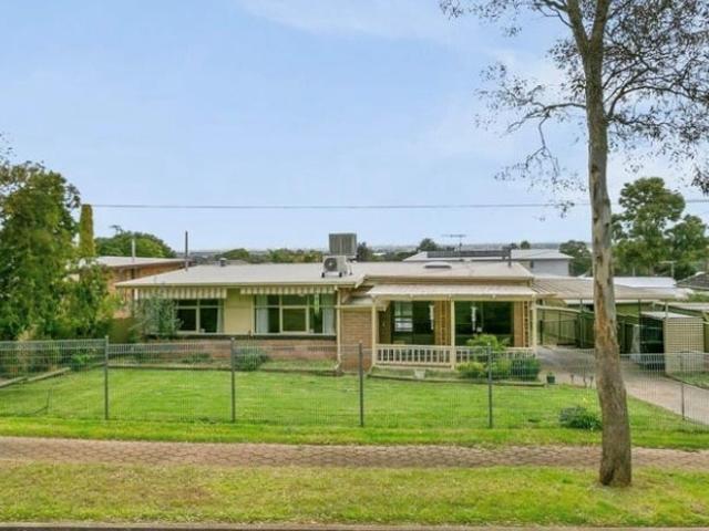 Property for sale in Para Hills, Adelaide