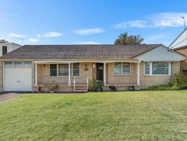 House for sale in Pinny Beach, New South Wales
