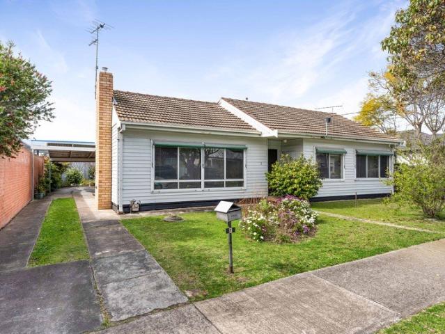 House for sale in Newcomb, Geelong