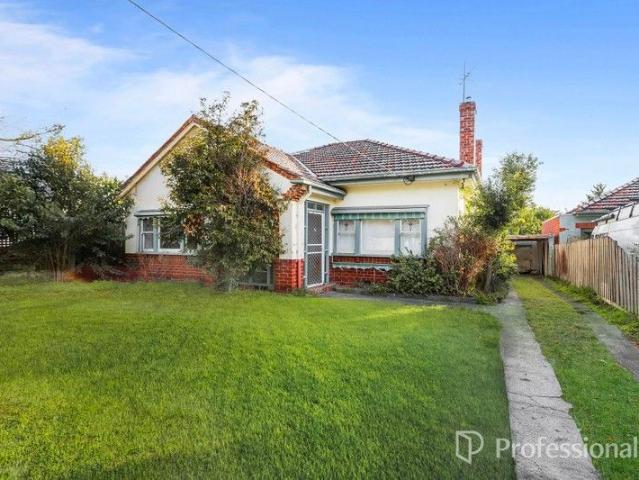 House for sale in Mckinnon