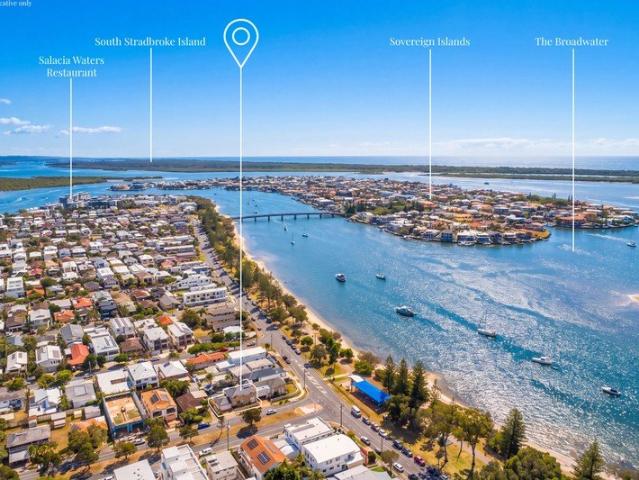 Townhouse for sale in Paradise Point, Gold Coast City