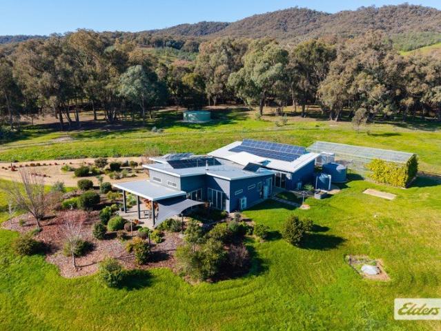 Cottage for sale in Wooragee, Victoria
