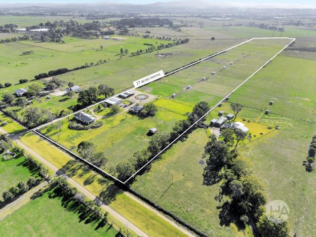 Cottage for sale in Camerons Creek, Victoria