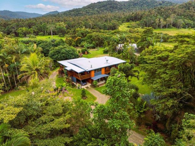 Cottage for sale in Palm Grove, Queensland