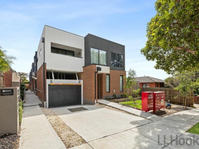Townhouse for sale in Camerons Creek, Victoria