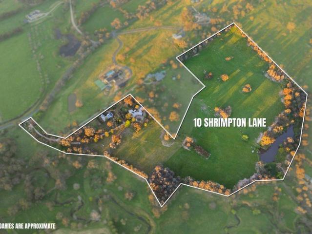 House for sale in Splitters Creek, Albury
