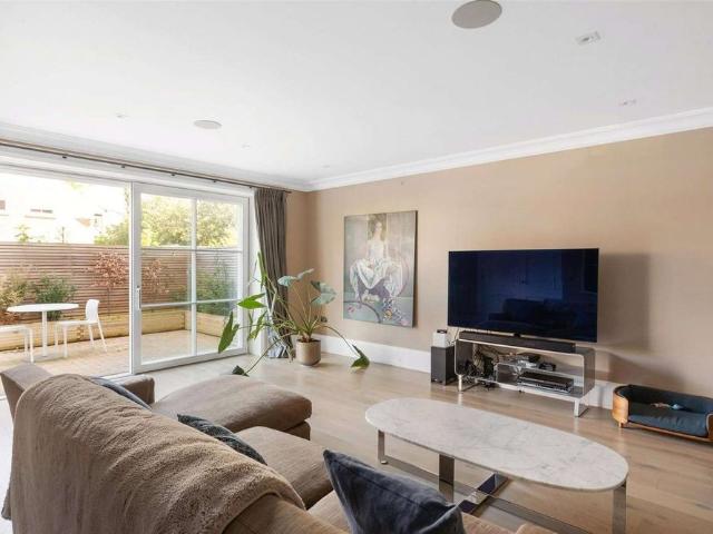 House for rent in London Borough of Richmond upon Thames, Greater London