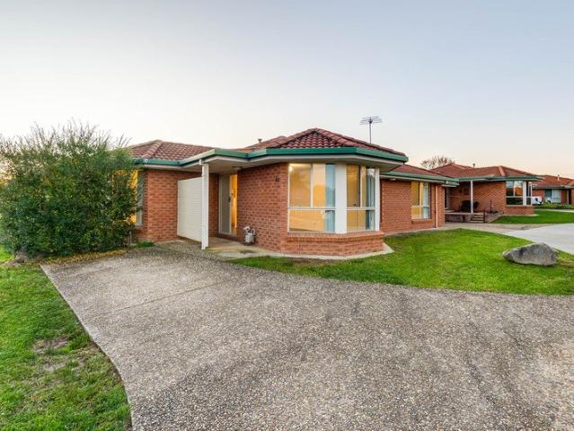 Townhouse for sale in West Wodonga, Victoria