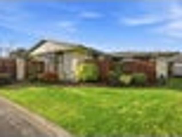 House for sale in Chaslands, Canterbury