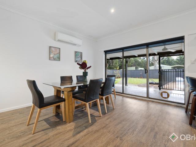 Cottage for sale in Bairnsdale, Victoria