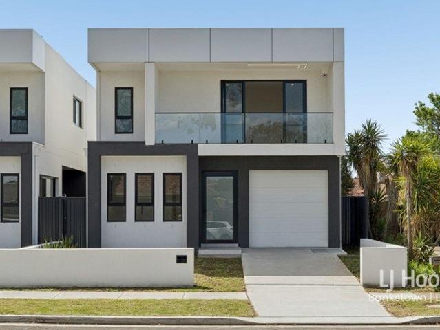 Townhouse for sale in Chipping Norton, Sydney