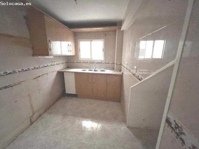 Casa en venta en Valenzuela, Andalucía