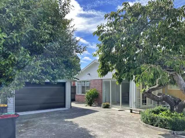 House for rent in Chaslands, Canterbury