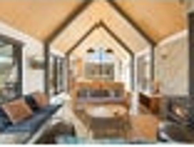 House for sale in Otakou