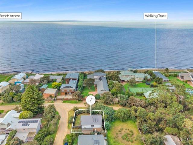 Townhouse for sale in St Leonards, Victoria