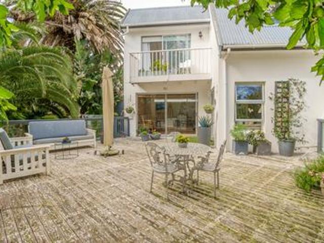 House for sale in Cape Town, Southern Suburbs