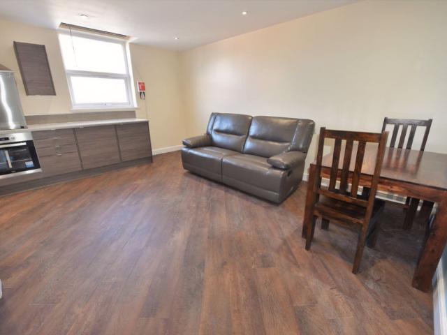 Apartment for rent in Hyde Park, Leeds
