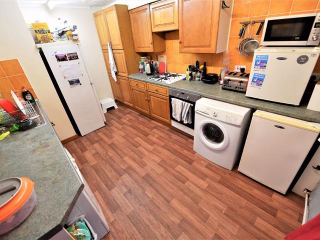 Apartment for rent in Hyde Park, West Yorkshire