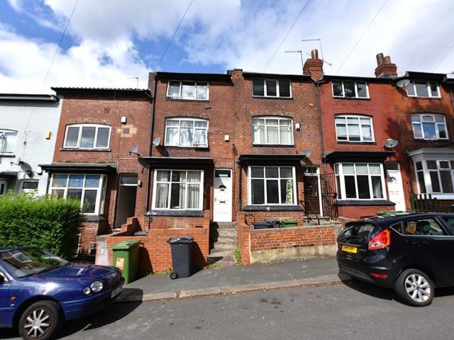 Apartment for rent in Hyde Park, West Yorkshire