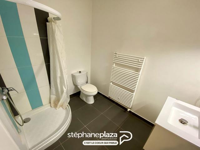 Studio location à Rouen, Boos