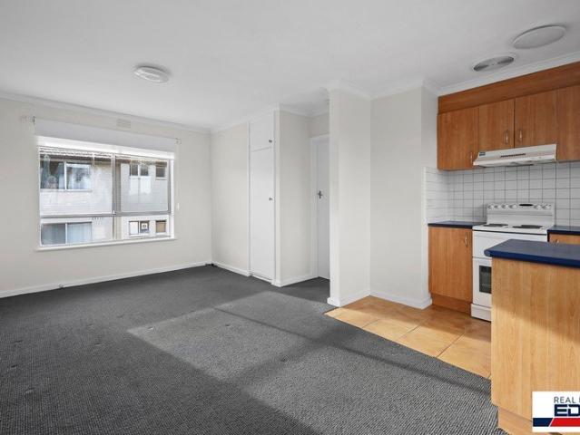 Apartment for sale in Essendon North, Melbourne