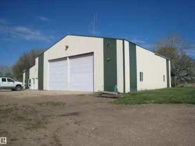House for sale in Alberta