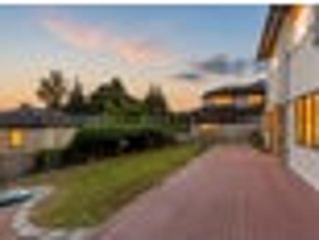 House for sale in Paremoremo