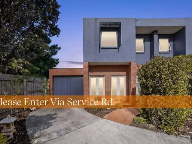 Townhouse for sale in Camerons Creek, Victoria