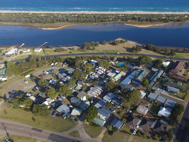 Townhouse for sale in Lakes Entrance, Victoria