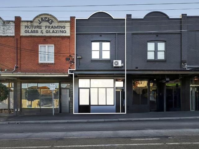 House for sale in Caulfield