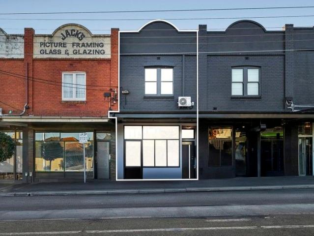 House for sale in Caulfield