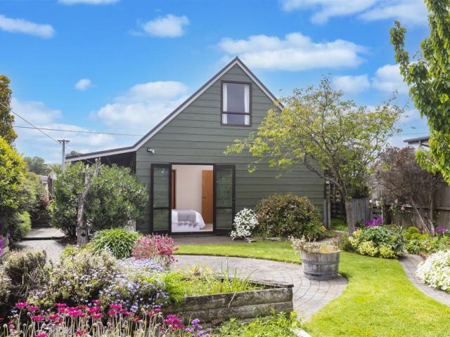 House for rent in Chaslands, Canterbury