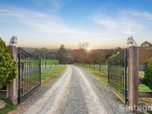 Cottage for sale in Castella, Kinglake