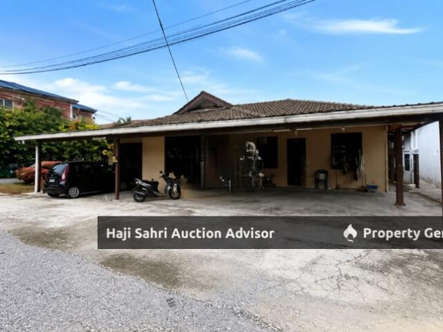 Bungalow for rent in Langat, Selangor