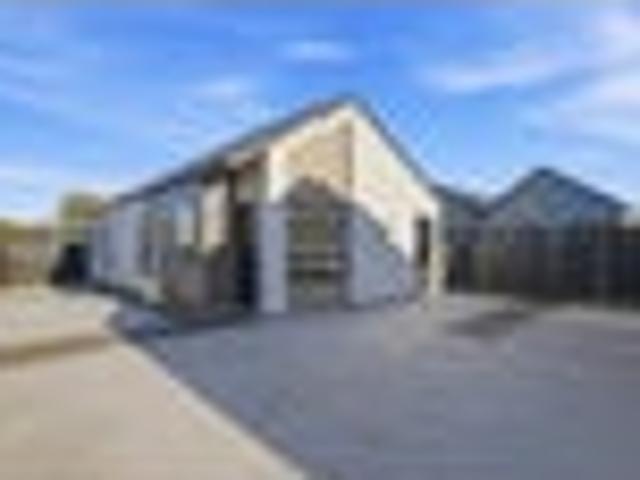 Townhouse for sale in Bryndwr, Canterbury