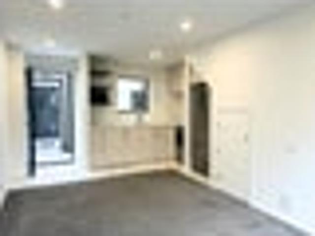 Townhouse for sale in Heathcote, Canterbury