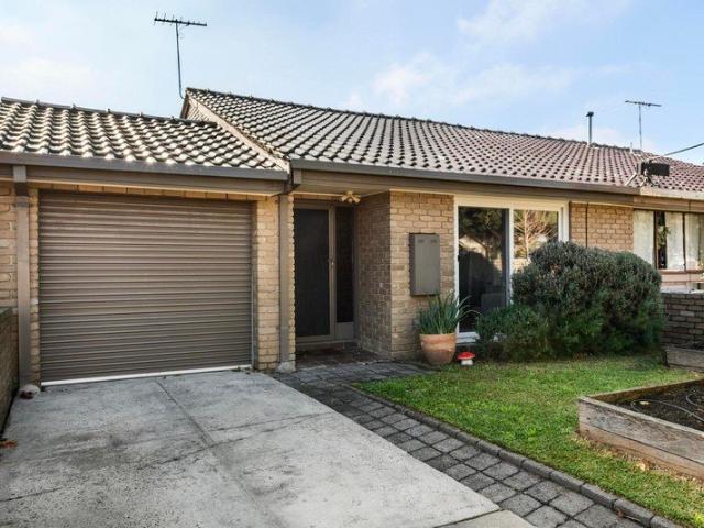Villa for sale in Camerons Creek, Victoria