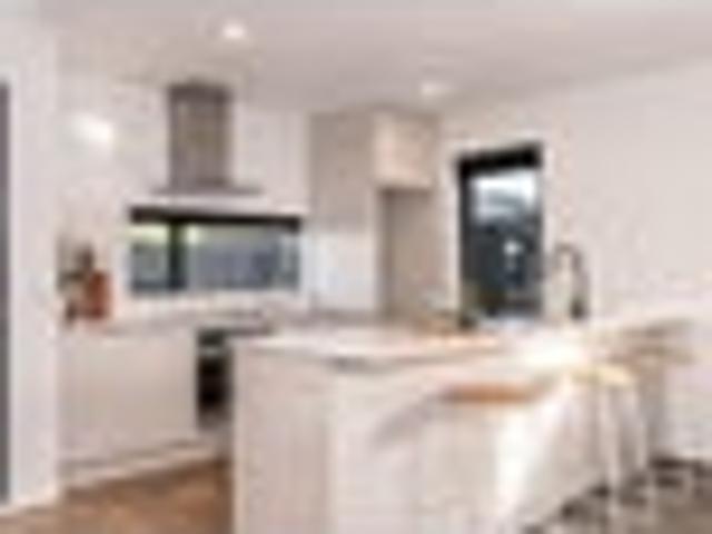 Townhouse for sale in Edgeware, Canterbury