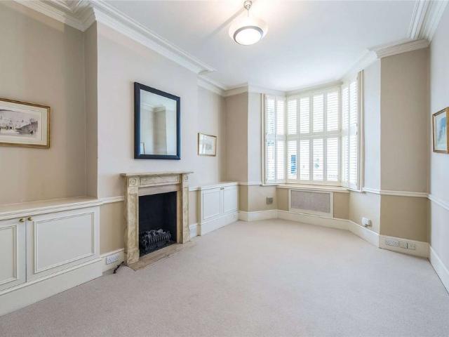 Apartment for rent in The Boltons, Greater London