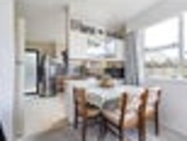 Apartment for sale in Hillsborough, Taranaki