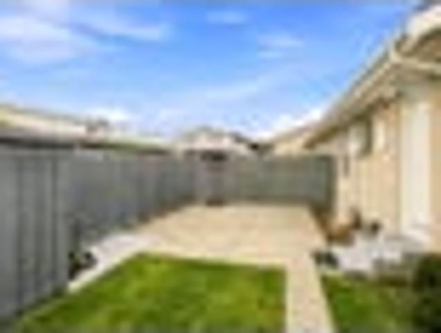 Apartment for sale in Heathcote, Canterbury