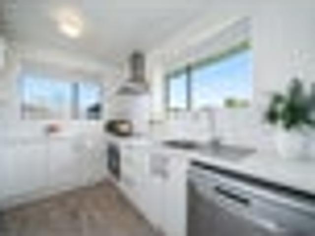 Apartment for sale in Chaslands, Canterbury