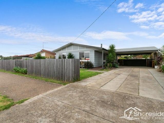 House for sale in Lakes Entrance, Victoria