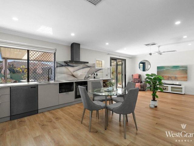 Villa for sale in Riverton, City of Canning